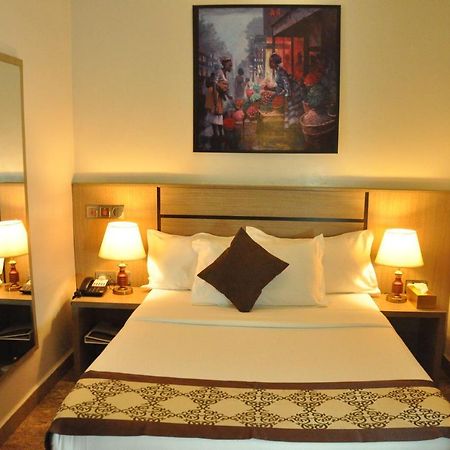 Moz One Executive Guest Rooms Agadez Mobushipe Exteriör bild