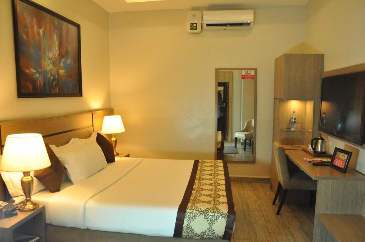 Moz One Executive Guest Rooms Agadez Mobushipe Exteriör bild